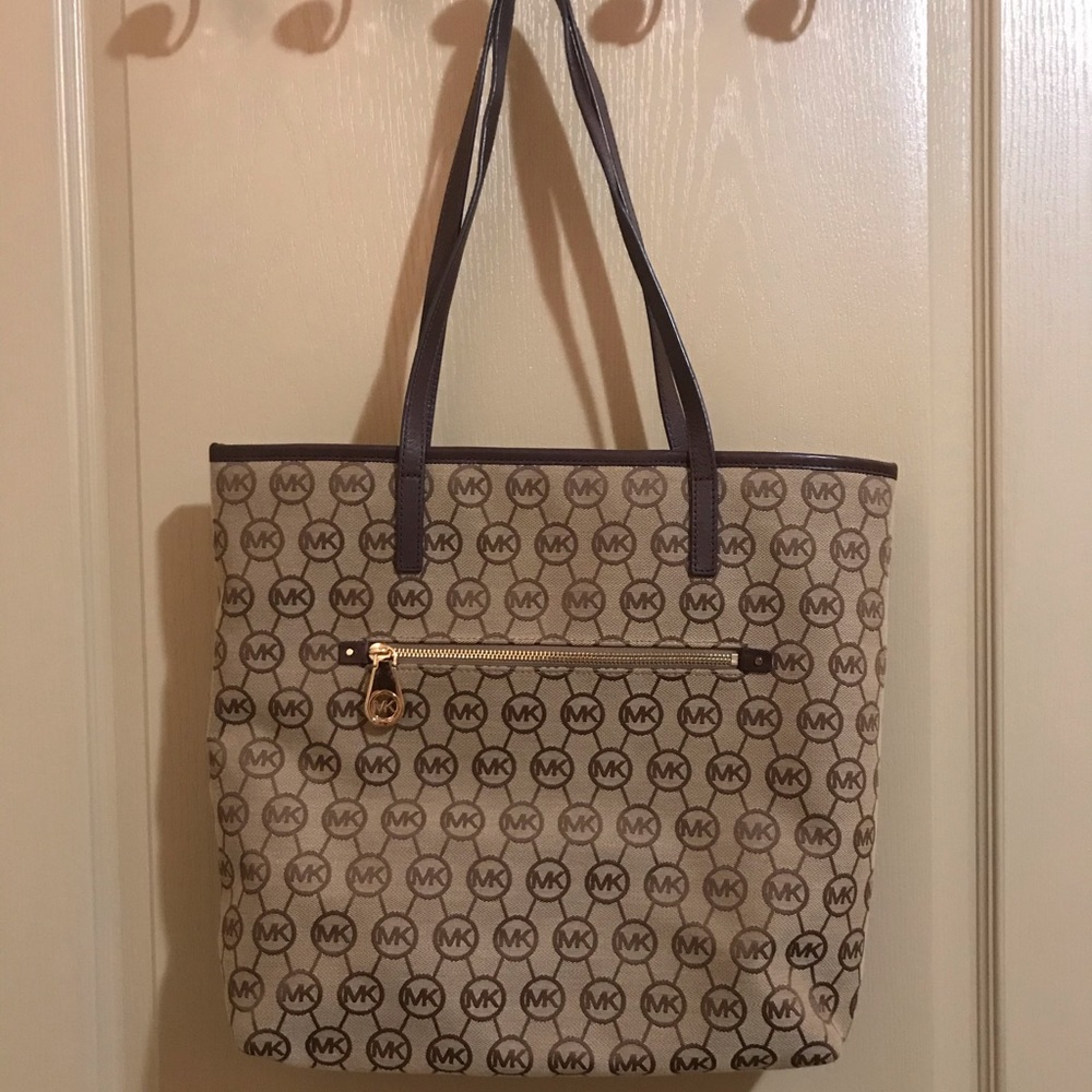 Micheal Kors Purse